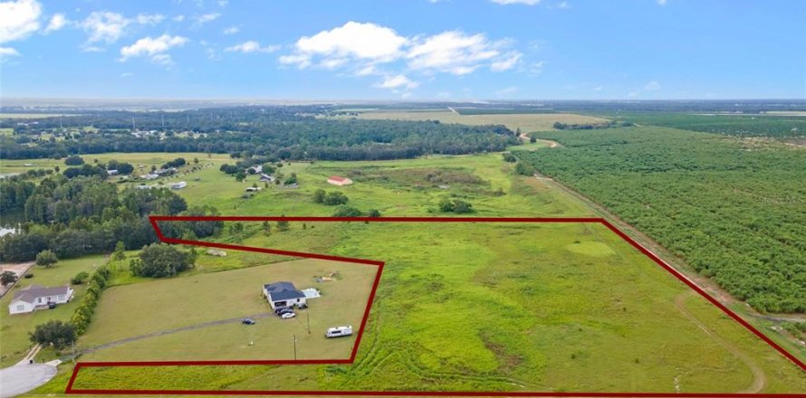 Terreno en Fort Meade, Florida № 1903279
