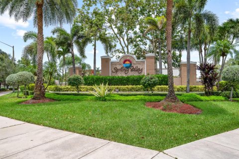 Villa ou maison à Pembroke Pines, Floride 4 chambres, 263.75 m2 № 2271113