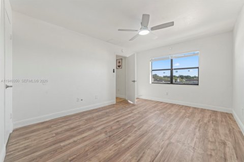 Condominio en alquiler en Miami, Florida, 2 dormitorios, 88.81 m2 № 2088617 - foto 12