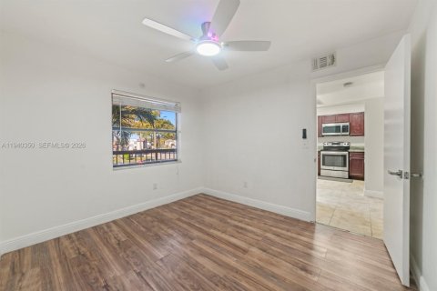 Condominio en alquiler en Miami, Florida, 2 dormitorios, 88.81 m2 № 2088617 - foto 7