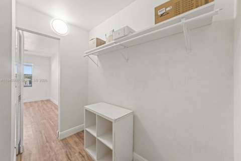 Condominio en alquiler en Miami, Florida, 2 dormitorios, 88.81 m2 № 2088617 - foto 13