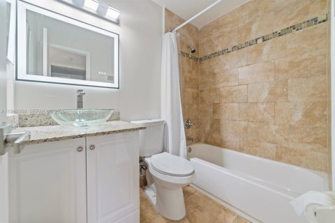 Condominio en alquiler en Miami, Florida, 2 dormitorios, 88.81 m2 № 2088617 - foto 6
