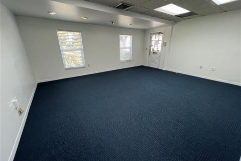 Propiedad comercial en alquiler en Saint Petersburg, Florida, 1014.49 m2 № 1219660 - foto 15