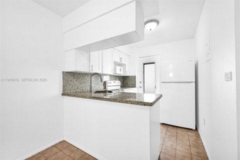 Condominio en venta en Miami Beach, Florida, 1 dormitorio, 61.97 m2 № 2002863 - foto 13