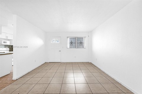 Condominio en venta en Miami Beach, Florida, 1 dormitorio, 61.97 m2 № 2002863 - foto 9