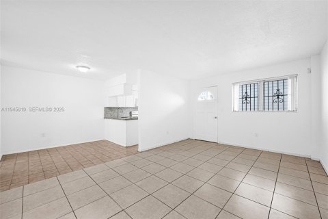 Condominio en venta en Miami Beach, Florida, 1 dormitorio, 61.97 m2 № 2002863 - foto 7