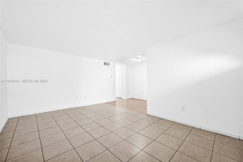 Condominio en venta en Miami Beach, Florida, 1 dormitorio, 61.97 m2 № 2002863 - foto 5