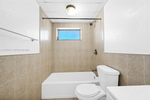 Condominio en venta en Miami Beach, Florida, 1 dormitorio, 61.97 m2 № 2002863 - foto 20