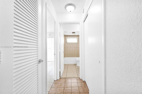 Condominio en venta en Miami Beach, Florida, 1 dormitorio, 61.97 m2 № 2002863 - foto 18