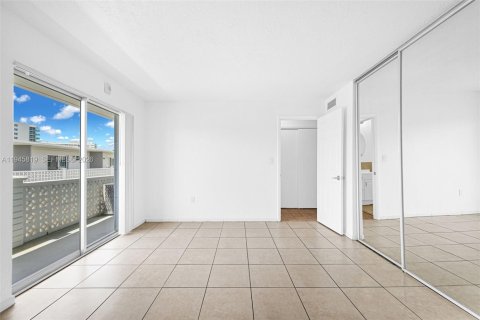 Condominio en venta en Miami Beach, Florida, 1 dormitorio, 61.97 m2 № 2002863 - foto 24
