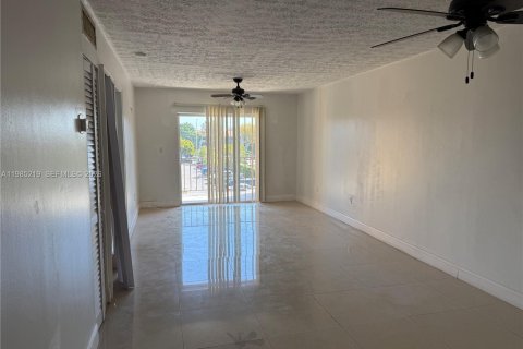 Кондоминиум с 2 спальнями в Хайалиа, Флорида № 2050893