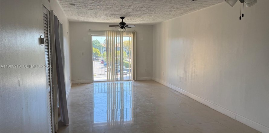 Кондоминиум с 2 спальнями в Хайалиа, Флорида № 2050893