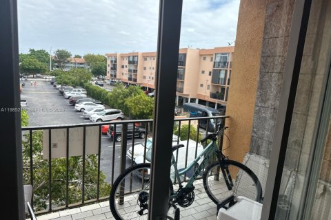 Снять в аренду кондоминиум в Хайалиа, Флорида 2 спальни, 82.68м2, № 2050893 - фото 12