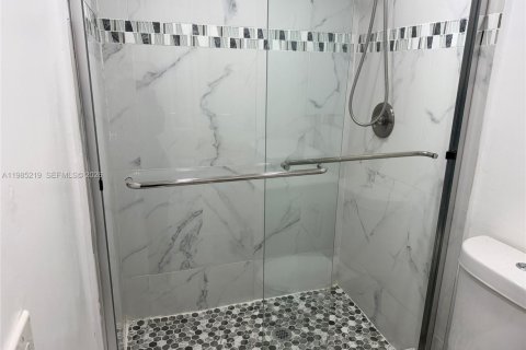 Снять в аренду кондоминиум в Хайалиа, Флорида 2 спальни, 82.68м2, № 2050893 - фото 11