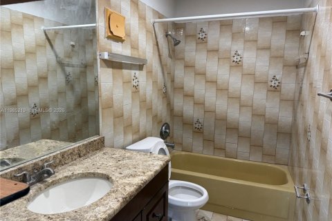 Снять в аренду кондоминиум в Хайалиа, Флорида 2 спальни, 82.68м2, № 2050893 - фото 7