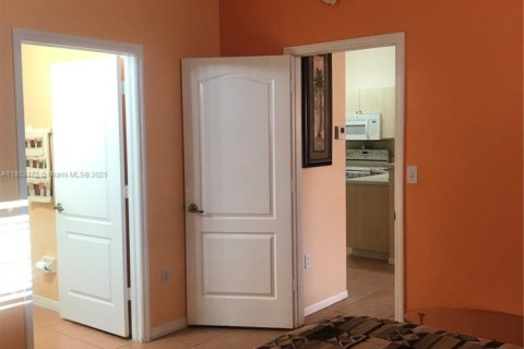 Touwnhouse à louer à Miami, Floride: 3 chambres, 116.31 m2 № 1742466 - photo 18