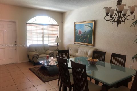 Touwnhouse à louer à Miami, Floride: 3 chambres, 116.31 m2 № 1742466 - photo 6