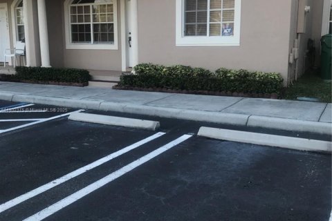 Touwnhouse à louer à Miami, Floride: 3 chambres, 116.31 m2 № 1742466 - photo 5