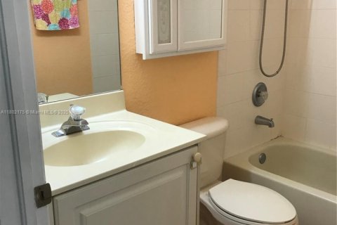 Touwnhouse à louer à Miami, Floride: 3 chambres, 116.31 m2 № 1742466 - photo 12