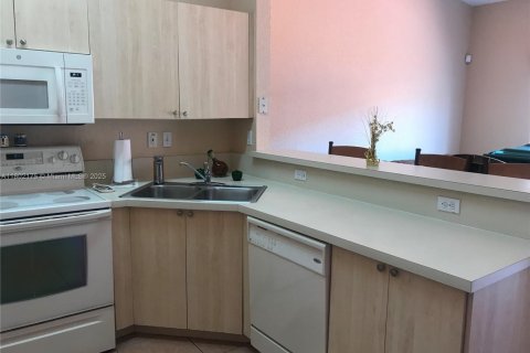 Touwnhouse à louer à Miami, Floride: 3 chambres, 116.31 m2 № 1742466 - photo 27