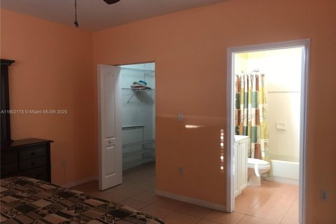 Touwnhouse à louer à Miami, Floride: 3 chambres, 116.31 m2 № 1742466 - photo 17