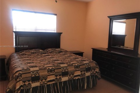 Touwnhouse à louer à Miami, Floride: 3 chambres, 116.31 m2 № 1742466 - photo 15