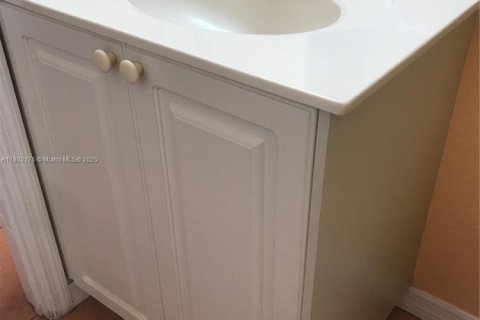 Touwnhouse à louer à Miami, Floride: 3 chambres, 116.31 m2 № 1742466 - photo 23