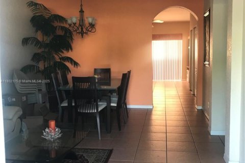 Touwnhouse à louer à Miami, Floride: 3 chambres, 116.31 m2 № 1742466 - photo 7