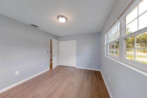 Casa en venta en Clearwater, Florida, 4 dormitorios, 113.43 m2 № 2410416 - foto 27
