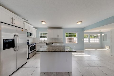 Casa en venta en Clearwater, Florida, 4 dormitorios, 113.43 m2 № 2410416 - foto 9