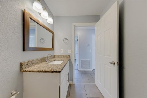Casa en venta en Clearwater, Florida, 4 dormitorios, 113.43 m2 № 2410416 - foto 21