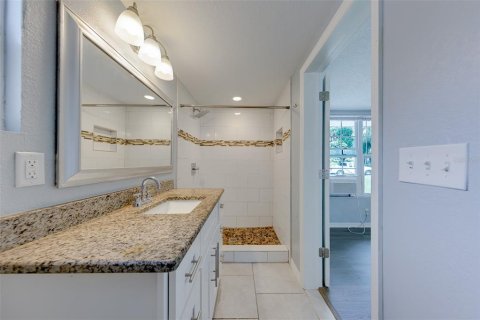 Casa en venta en Clearwater, Florida, 4 dormitorios, 113.43 m2 № 2410416 - foto 16