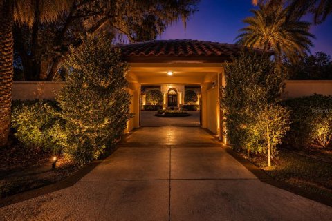 House in Lutz, Florida 5 bedrooms, 436.64 sq.m. № 2204535 - photo 4