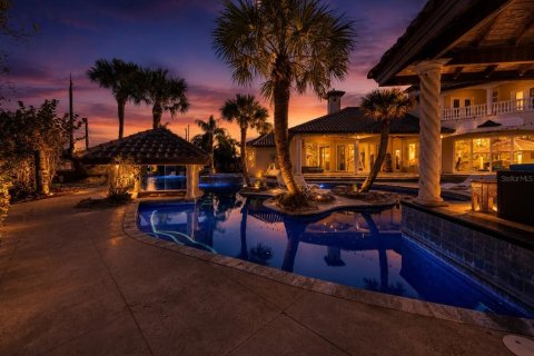 House in Lutz, Florida 5 bedrooms, 436.64 sq.m. № 2204535 - photo 9