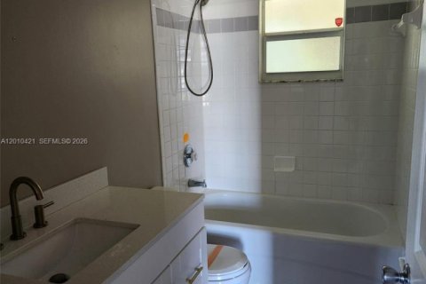 Villa ou maison à louer à Cape Coral, Floride: 3 chambres № 2073379 - photo 6