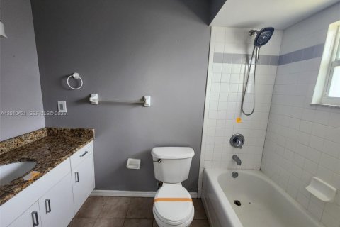 Villa ou maison à louer à Cape Coral, Floride: 3 chambres № 2073379 - photo 18