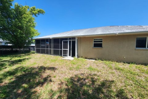 Villa ou maison à louer à Cape Coral, Floride: 3 chambres № 2073379 - photo 7