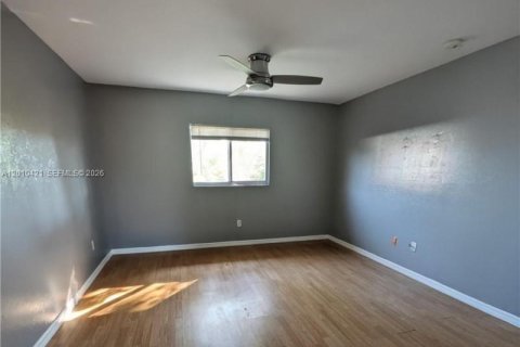 Villa ou maison à louer à Cape Coral, Floride: 3 chambres № 2073379 - photo 3