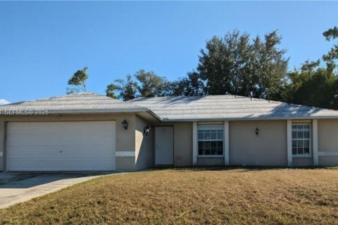 Villa ou maison à Cape Coral, Floride 3 chambres № 2073379