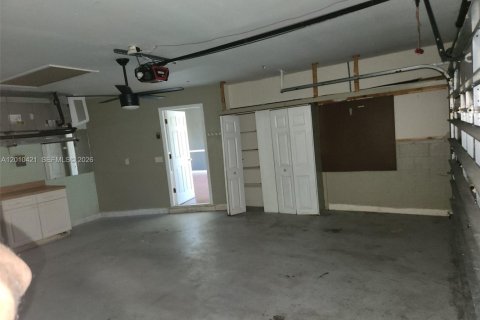 Villa ou maison à louer à Cape Coral, Floride: 3 chambres № 2073379 - photo 19