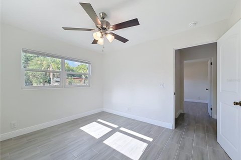 House in Sanford, Florida 4 bedrooms, 151.99 sq.m. № 2121222 - photo 19