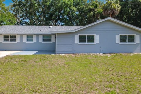 House in Sanford, Florida 4 bedrooms, 151.99 sq.m. № 2121222