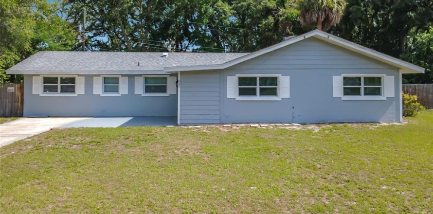 House in Sanford, Florida 4 bedrooms, 151.99 sq.m. № 2121222