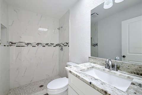 House in Sanford, Florida 4 bedrooms, 151.99 sq.m. № 2121222 - photo 20