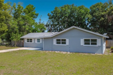 House in Sanford, Florida 4 bedrooms, 151.99 sq.m. № 2121222 - photo 3