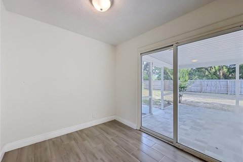 House in Sanford, Florida 4 bedrooms, 151.99 sq.m. № 2121222 - photo 7