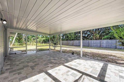 House in Sanford, Florida 4 bedrooms, 151.99 sq.m. № 2121222 - photo 25