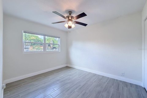 House in Sanford, Florida 4 bedrooms, 151.99 sq.m. № 2121222 - photo 22