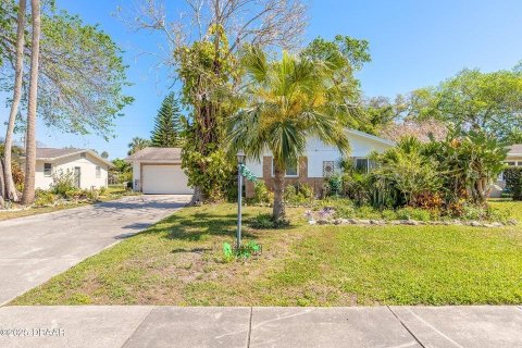 House in South Daytona, Florida 3 bedrooms, 157.93 sq.m. № 1817310 - photo 29