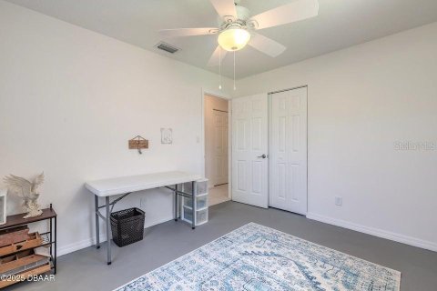 House in South Daytona, Florida 3 bedrooms, 157.93 sq.m. № 1817310 - photo 16